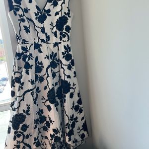 Classy and elegant dress from a great brand in size medium